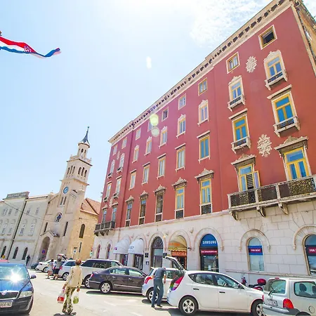 Furioso Apartment Split